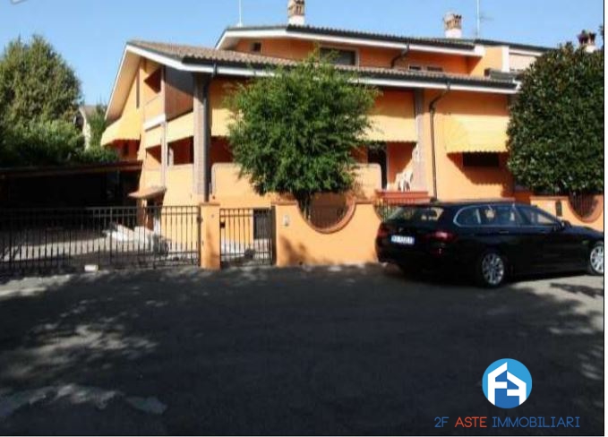 Appartamento in vendita a Campagnola Emilia, 8 locali, prezzo € 237.000 | PortaleAgenzieImmobiliari.it