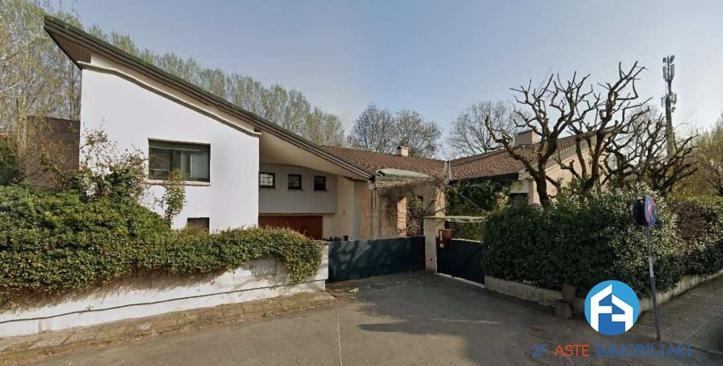 Villa in vendita a Correggio, 17 locali, prezzo € 693.000 | PortaleAgenzieImmobiliari.it