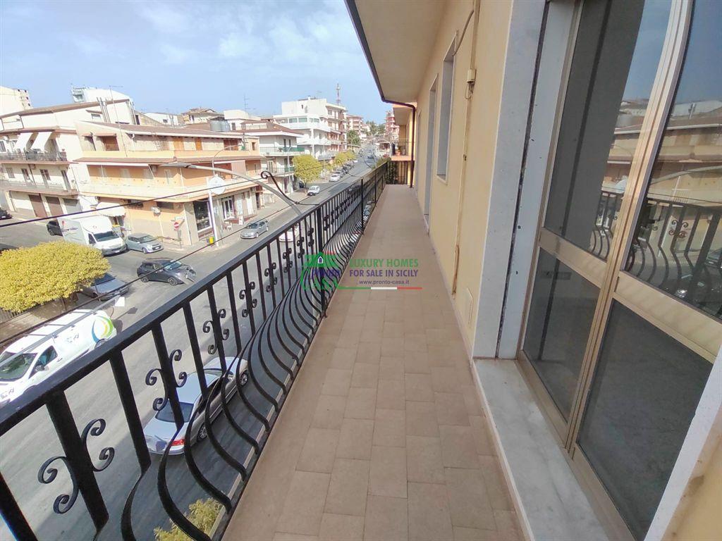 Appartamento in affitto a Ragusa, 6 locali, zona Località: VIA ARCHIMEDE, prezzo € 450 | PortaleAgenzieImmobiliari.it
