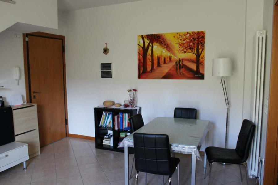 Appartamento in vendita a Tavullia, 7 locali, prezzo € 135.000 | PortaleAgenzieImmobiliari.it