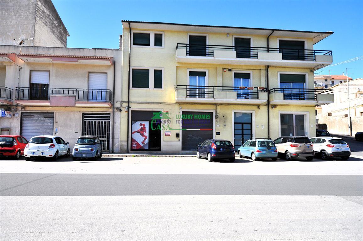 Immobile Commerciale in affitto a Ragusa, 2 locali, zona Località: RICOVERO DEI VECCHI, prezzo € 900 | PortaleAgenzieImmobiliari.it