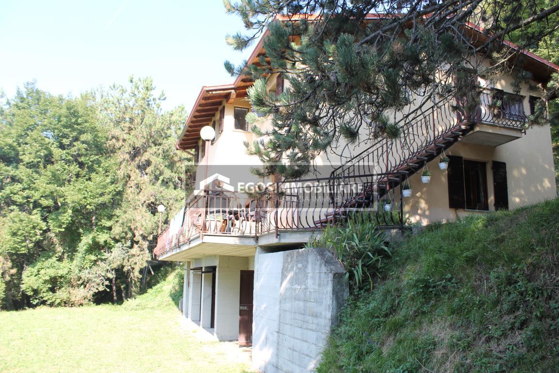 Villa in vendita a Tignale, 6 locali, prezzo € 760.000 | PortaleAgenzieImmobiliari.it