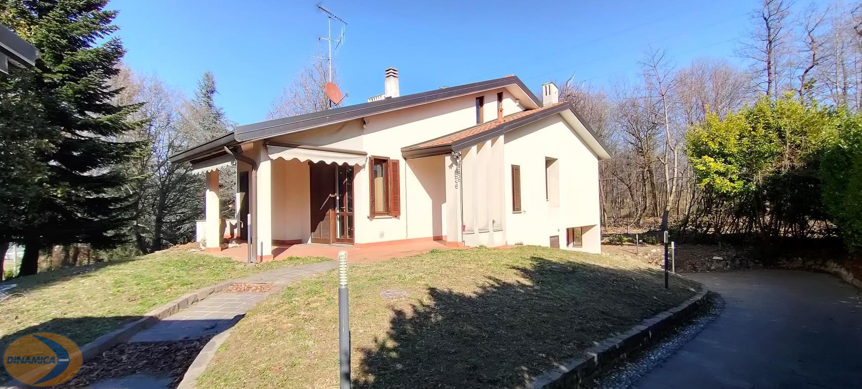 Villa in vendita a Barzago, 5 locali, zona Località: Residenziale, prezzo € 560.000 | PortaleAgenzieImmobiliari.it