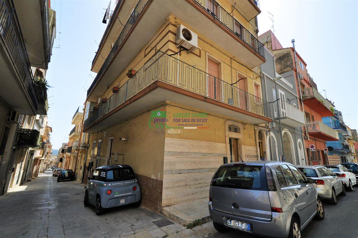 Appartamento in vendita a Ragusa, 5 locali, zona Località: VIA F. TURATI, prezzo € 52.000 | PortaleAgenzieImmobiliari.it