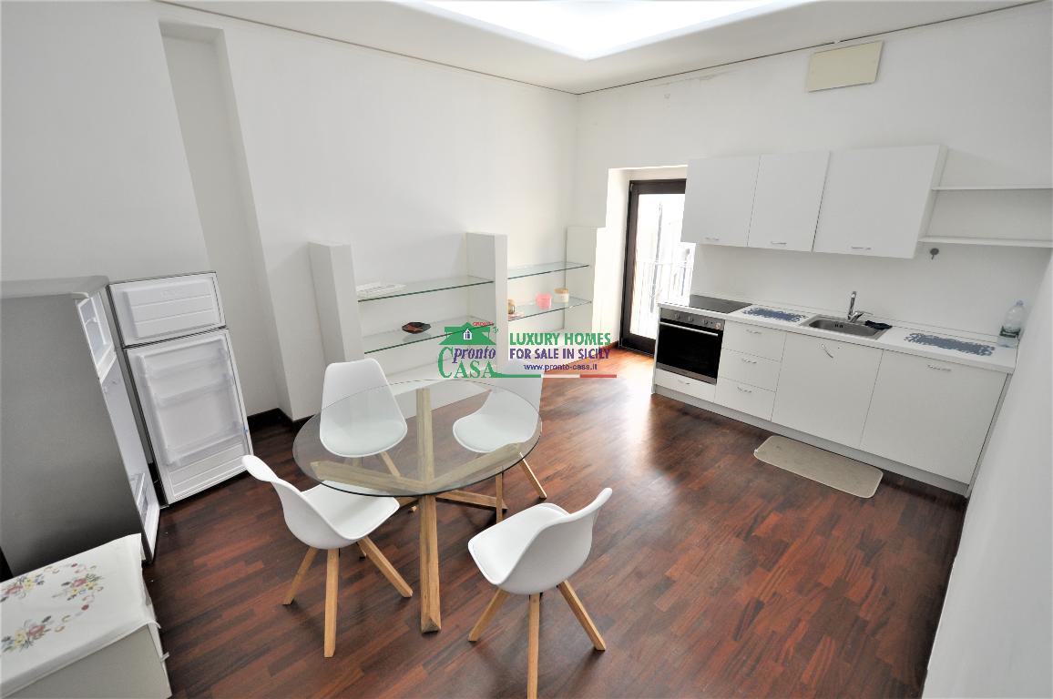 Appartamento in affitto a Ragusa, 4 locali, zona Località: VIA ROMA, prezzo € 550 | PortaleAgenzieImmobiliari.it