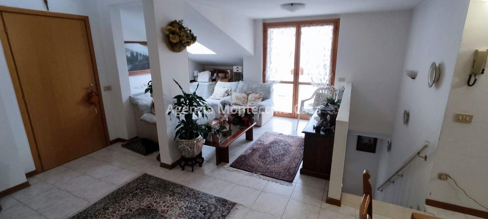 Appartamento in vendita a Vallefoglia, 5 locali, prezzo € 130.000 | PortaleAgenzieImmobiliari.it