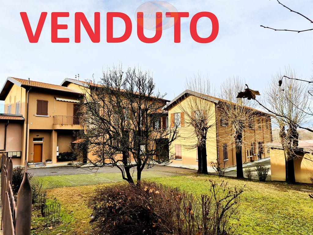 Appartamento in vendita a Monticello Brianza, 3 locali, zona Località: Residenziale, prezzo € 120.000 | PortaleAgenzieImmobiliari.it