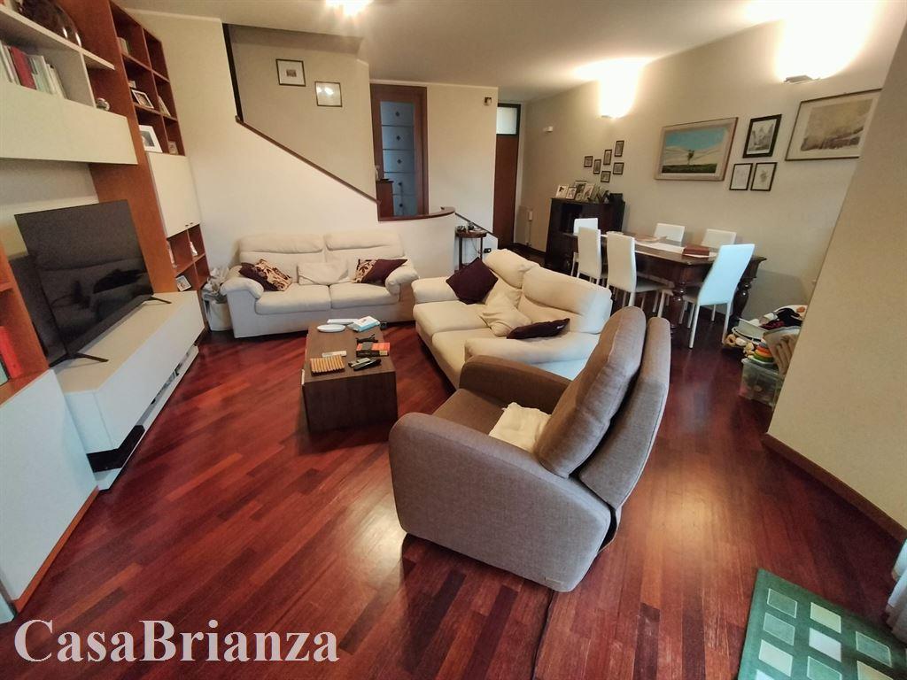 Villa a Schiera in vendita a Biassono, 4 locali, zona Località: Semicentrale, prezzo € 450.000 | PortaleAgenzieImmobiliari.it
