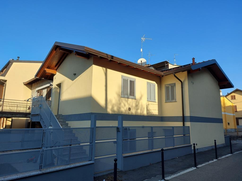 Villa in vendita a Cabiate, 5 locali, zona Località: Confine con Meda, prezzo € 285.000 | PortaleAgenzieImmobiliari.it