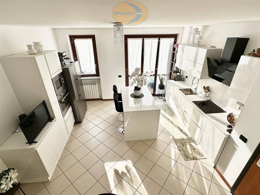 Appartamento in vendita a Besana in Brianza, 2 locali, zona Località: Residenziale, prezzo € 150.000 | PortaleAgenzieImmobiliari.it