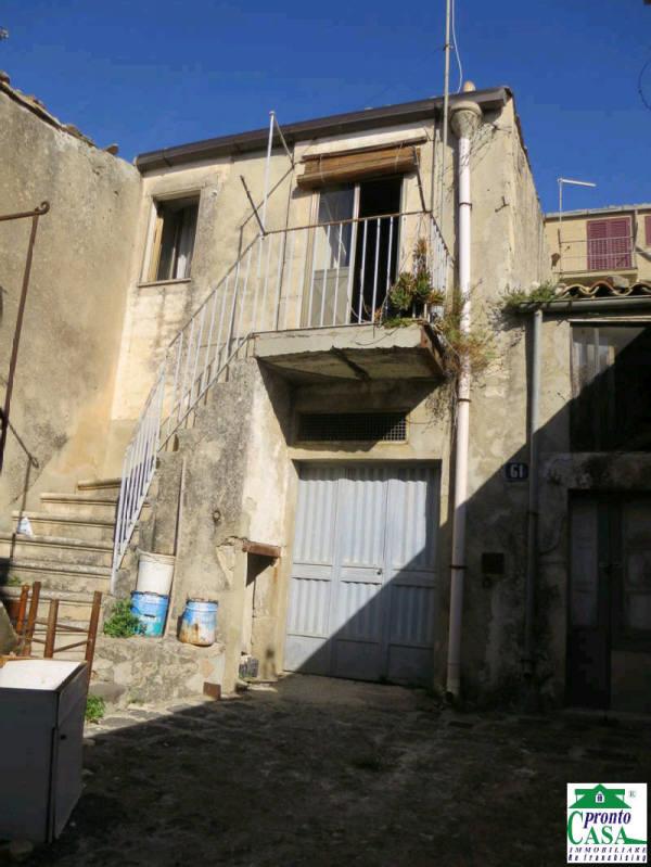 Soluzione Indipendente in vendita a Monterosso Almo, 4 locali, prezzo € 29.000 | PortaleAgenzieImmobiliari.it