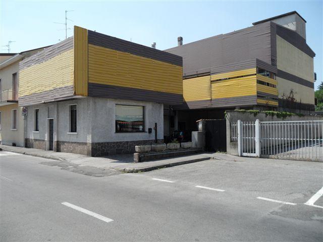 Immobile Commerciale in affitto a Lissone, 10 locali, zona Località: Periferia, prezzo € 4.167 | PortaleAgenzieImmobiliari.it