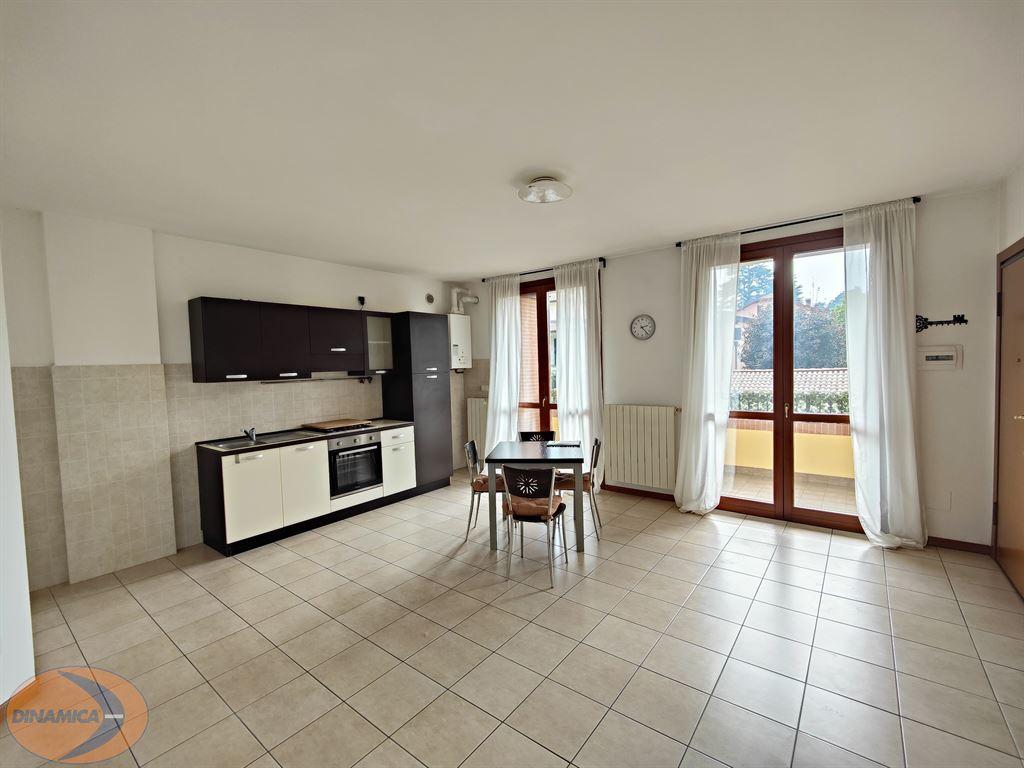 Appartamento in vendita a Besana in Brianza, 2 locali, zona Località: Stazione, prezzo € 176.000 | PortaleAgenzieImmobiliari.it