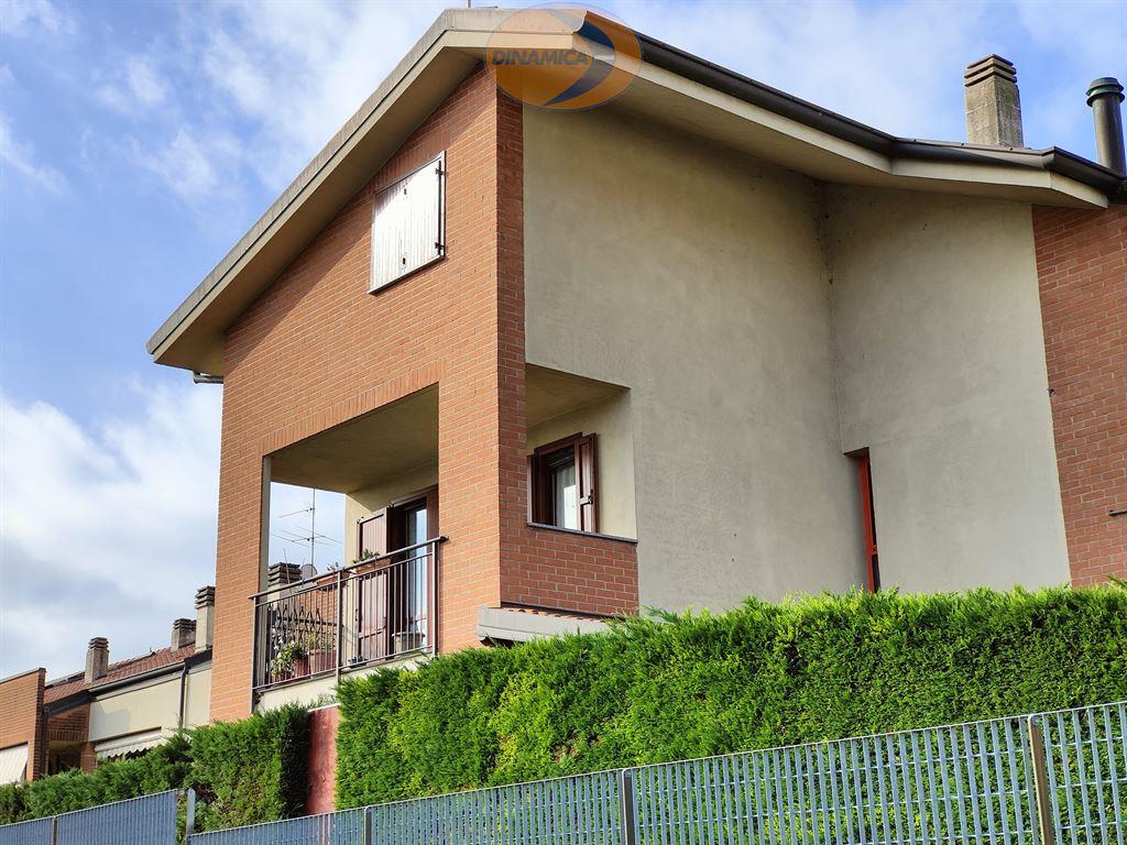 Appartamento in vendita a Carnate, 3 locali, zona Località: Residenziale, prezzo € 177.000 | PortaleAgenzieImmobiliari.it