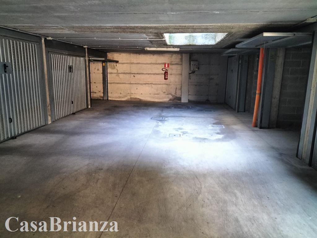 Box / Garage in vendita a Vedano al Lambro