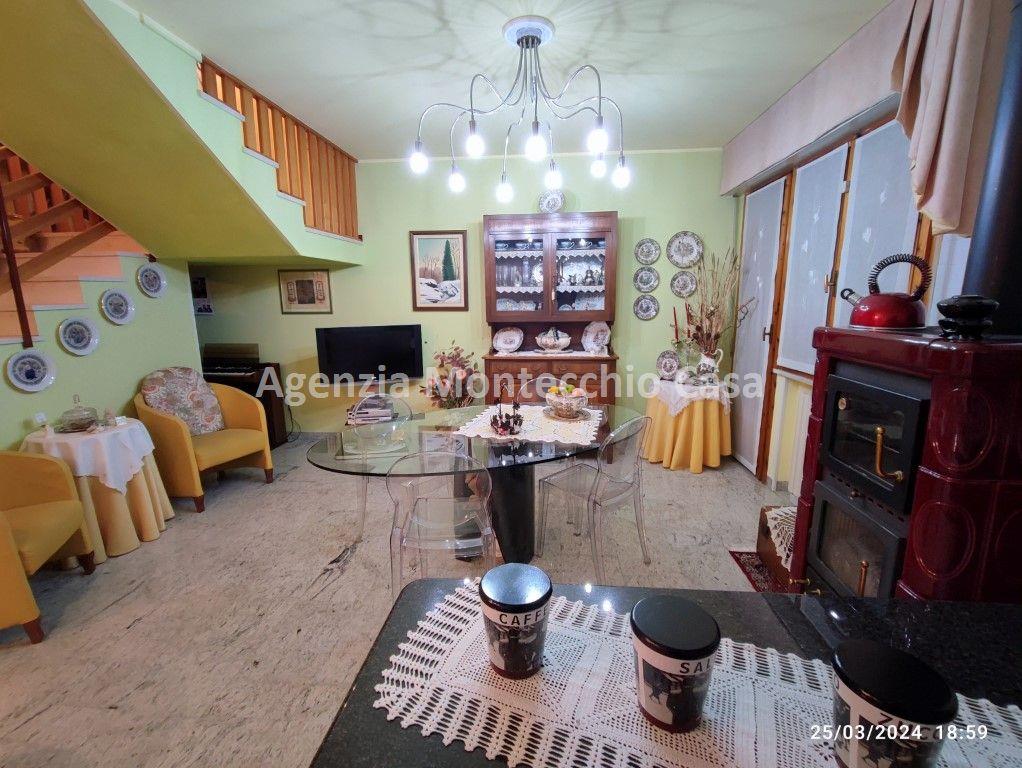 Appartamento in vendita a Montecalvo in Foglia, 5 locali, prezzo € 165.000 | PortaleAgenzieImmobiliari.it
