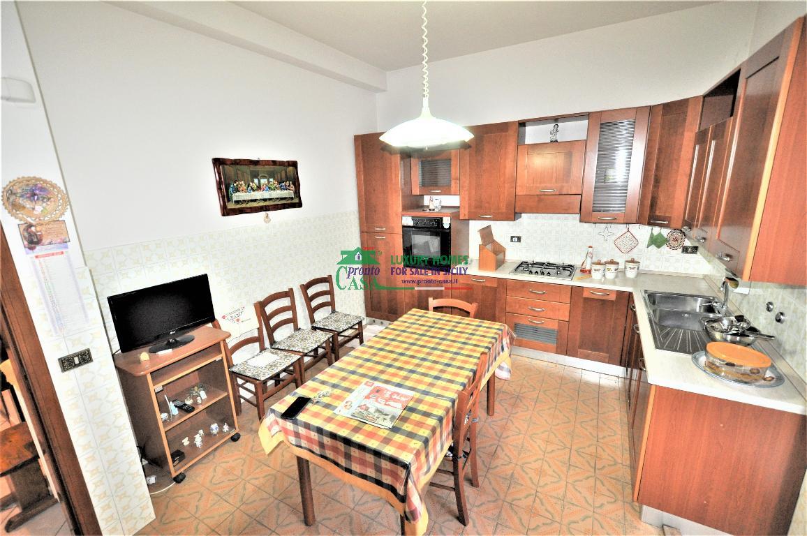 Appartamento in affitto a Ragusa, 4 locali, zona Località: SALESIANI, prezzo € 420 | PortaleAgenzieImmobiliari.it