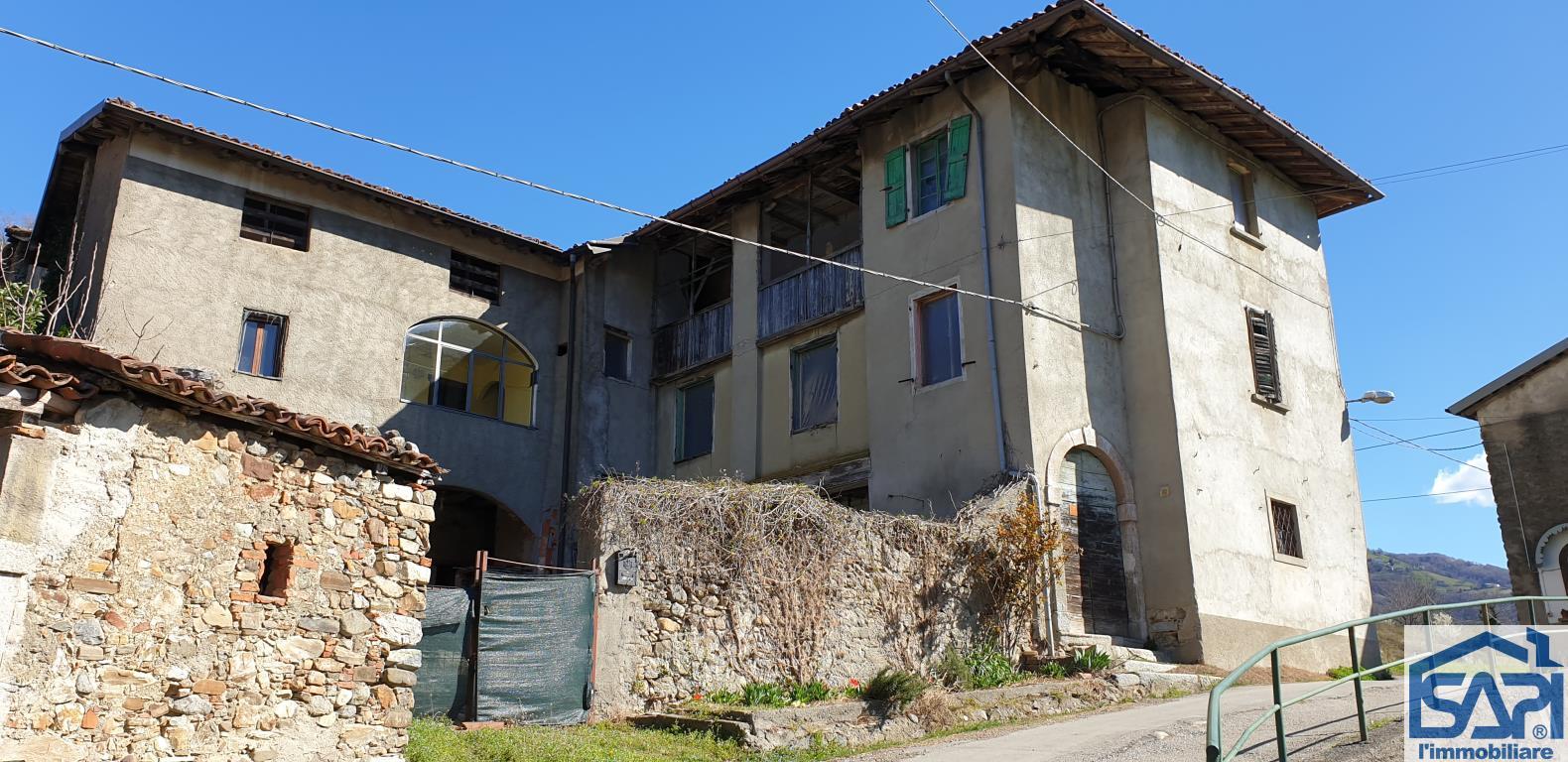 Rustico / Casale in vendita a Cisano Bergamasco, 17 locali, prezzo € 240.000 | PortaleAgenzieImmobiliari.it
