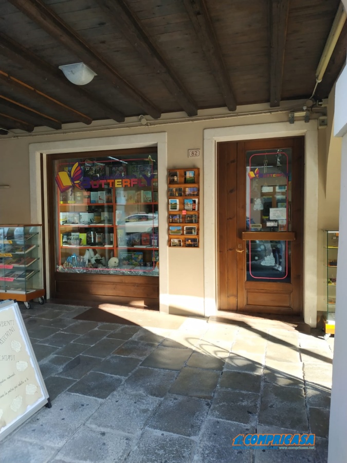 Ufficio / Studio in vendita a Montagnana, 3 locali, Trattative riservate | CambioCasa.it