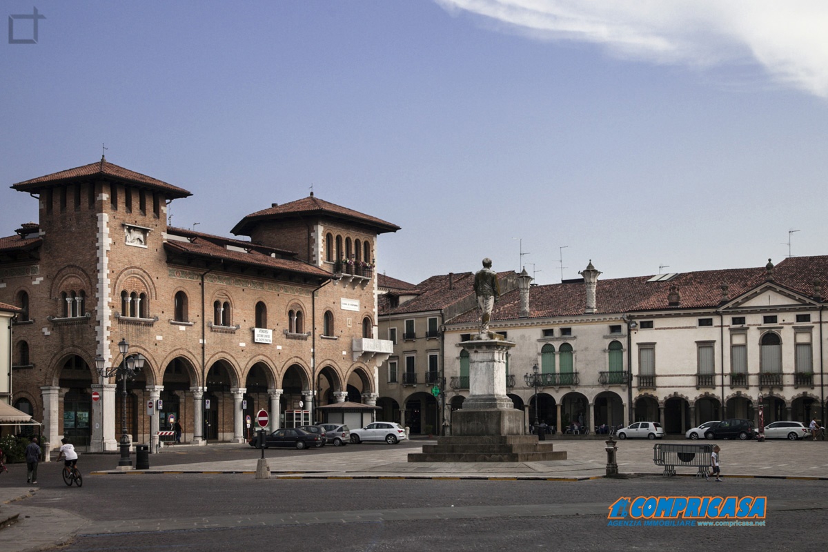 Palazzo / Stabile in vendita a Montagnana, 6 locali, Trattative riservate | PortaleAgenzieImmobiliari.it