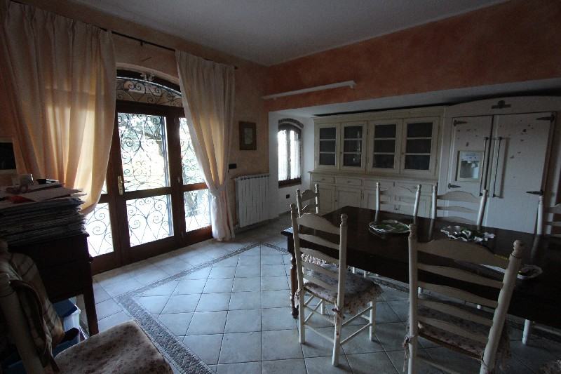 Villa in vendita a Beverino, 9999 locali, prezzo € 450.000 | PortaleAgenzieImmobiliari.it