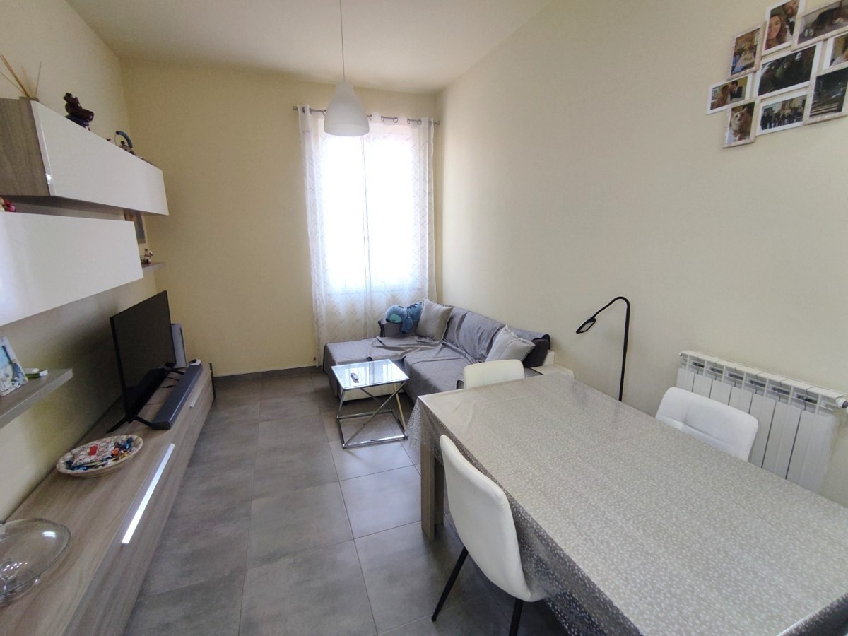 Appartamento in vendita a Ortonovo, 4 locali, prezzo € 130.000 | CambioCasa.it
