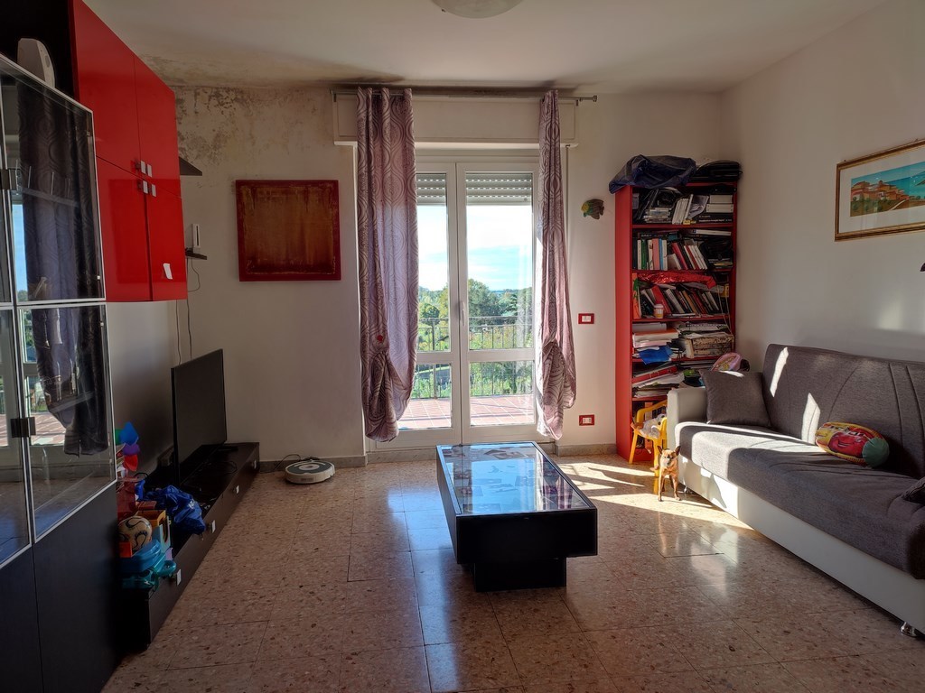 Appartamento in vendita a Ortonovo, 4 locali, prezzo € 125.000 | PortaleAgenzieImmobiliari.it