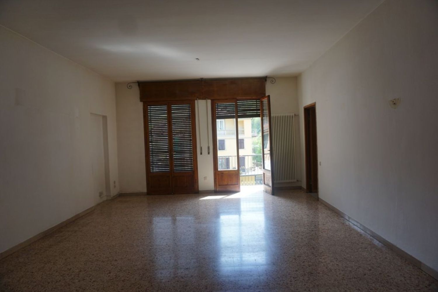 Appartamento in vendita a Bagni di Lucca, 6 locali, prezzo € 98.000 | PortaleAgenzieImmobiliari.it
