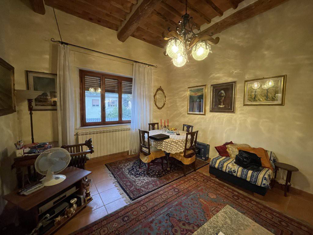 Appartamento in vendita a Pescaglia, 6 locali, prezzo € 135.000 | PortaleAgenzieImmobiliari.it