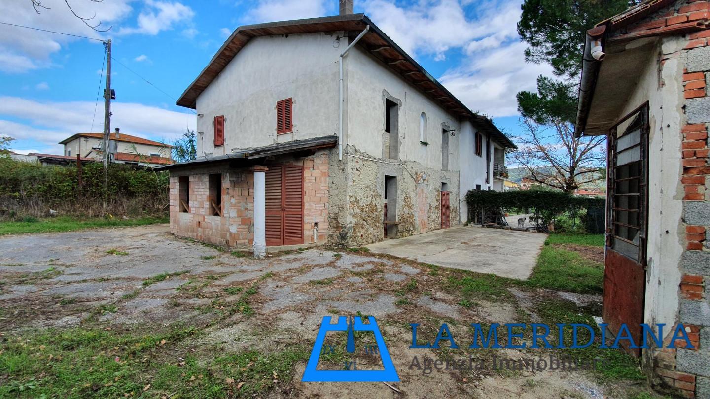 Villa Bifamiliare in vendita a Larciano, 12 locali, prezzo € 193.000 | PortaleAgenzieImmobiliari.it