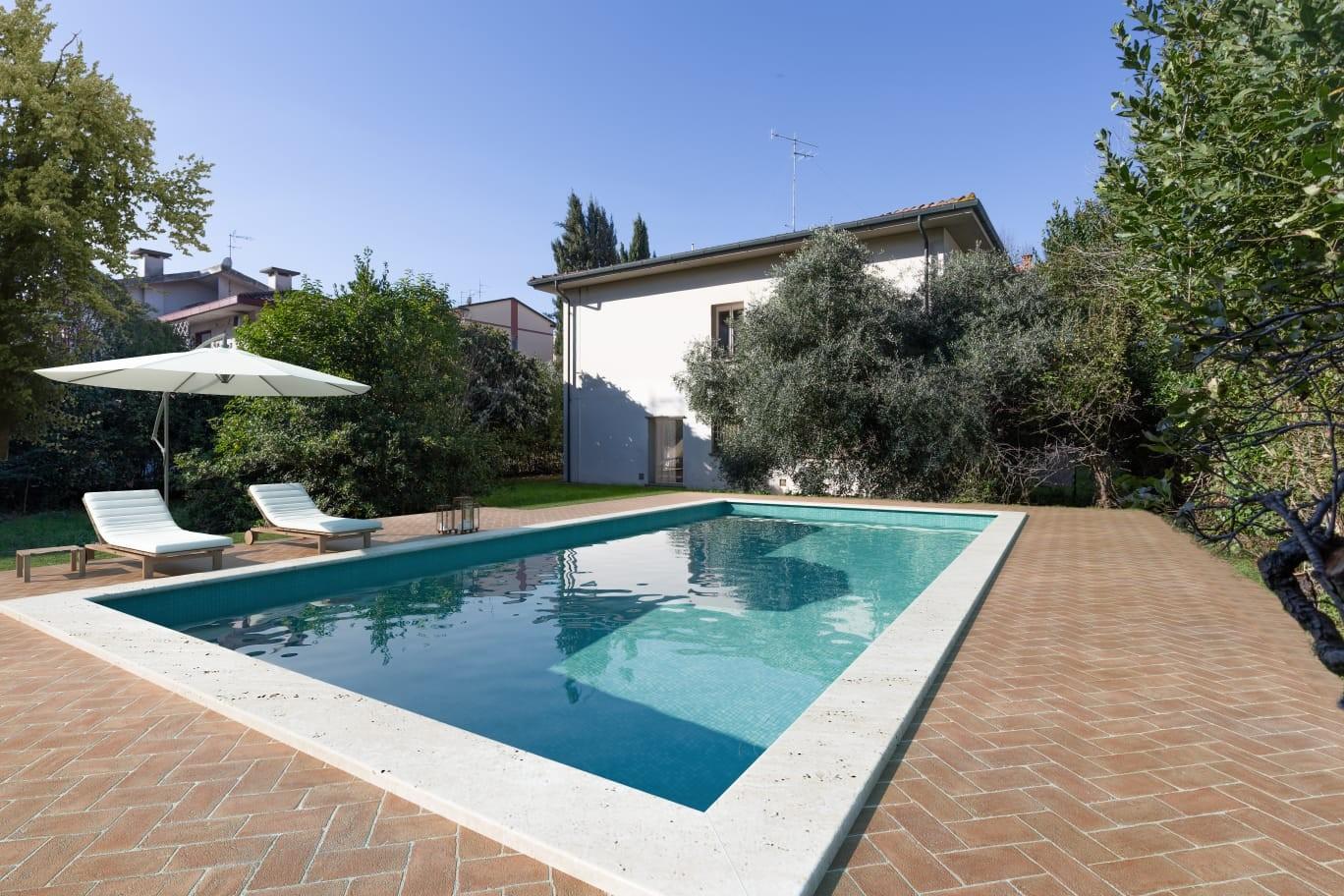 Villa in vendita a Pontedera, 12 locali, prezzo € 450.000 | PortaleAgenzieImmobiliari.it