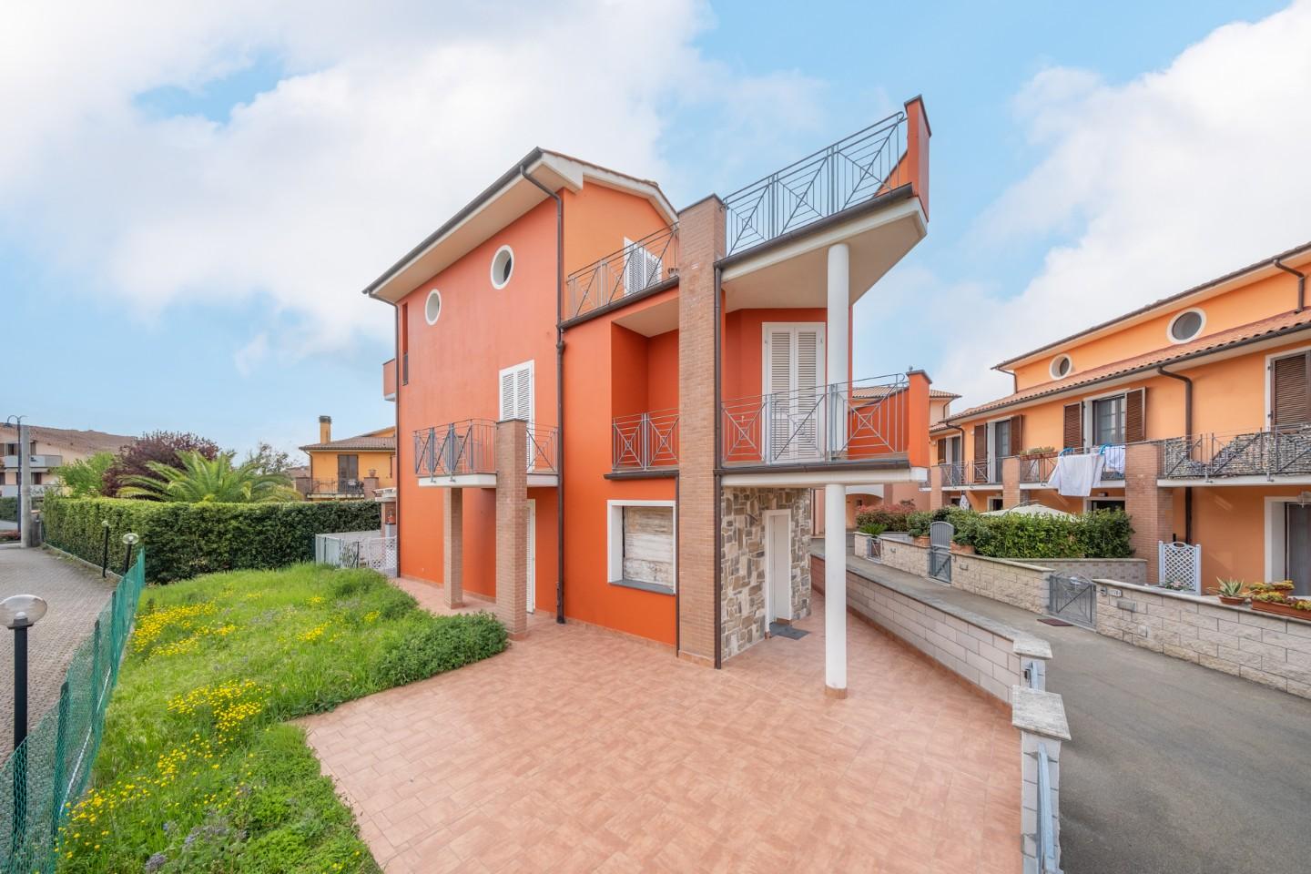 Villa Bifamiliare in vendita a Bientina, 5 locali, prezzo € 290.000 | PortaleAgenzieImmobiliari.it