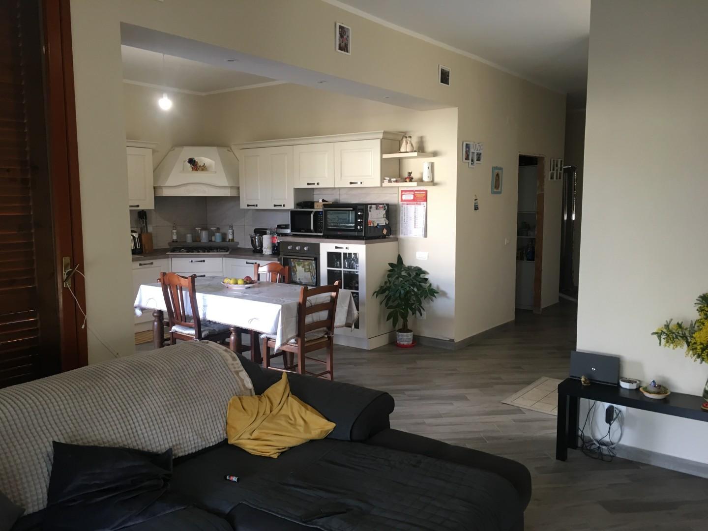 Appartamento in vendita a San Miniato, 5 locali, prezzo € 210.000 | CambioCasa.it