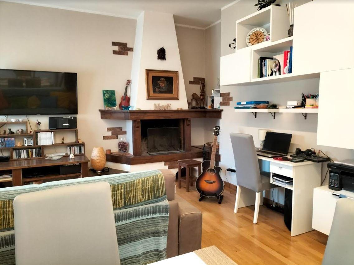 Appartamento in vendita a Ameglia, 4 locali, prezzo € 200.000 | PortaleAgenzieImmobiliari.it