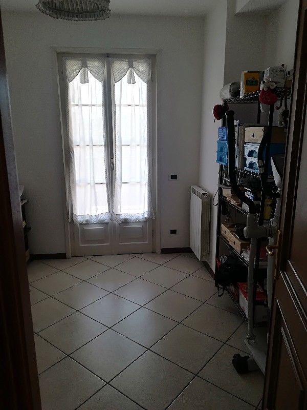 Appartamento in vendita a Sarzana, 5 locali, prezzo € 290.000 | PortaleAgenzieImmobiliari.it