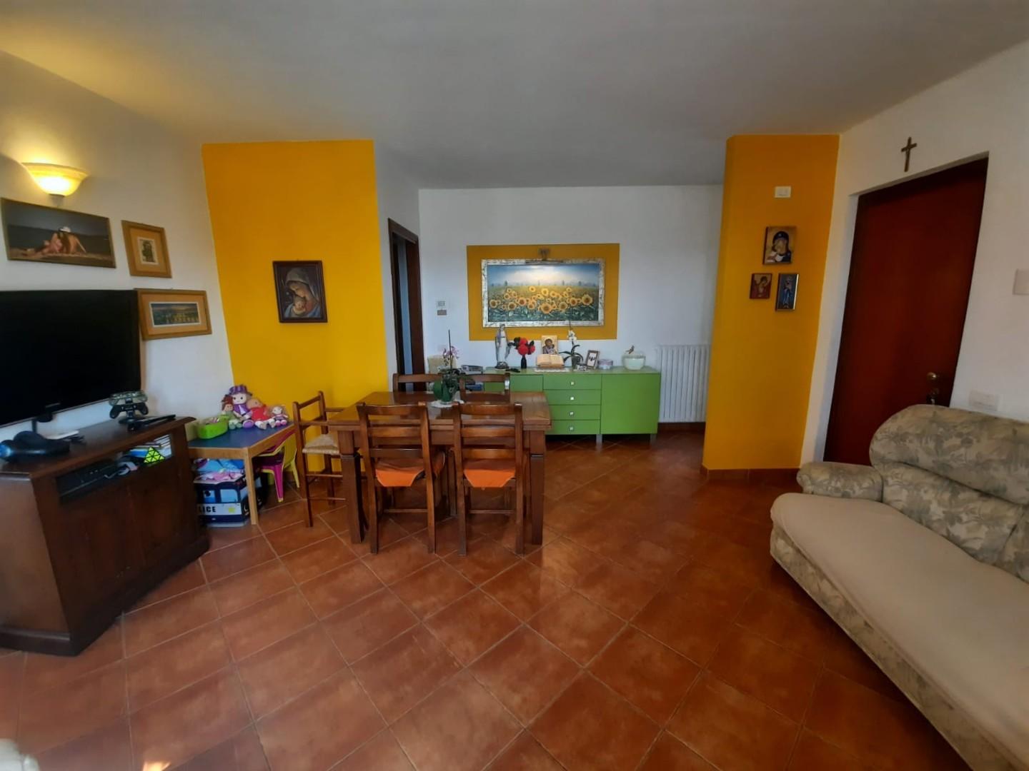 Appartamento in vendita a Lucca, 6 locali, prezzo € 169.000 | PortaleAgenzieImmobiliari.it