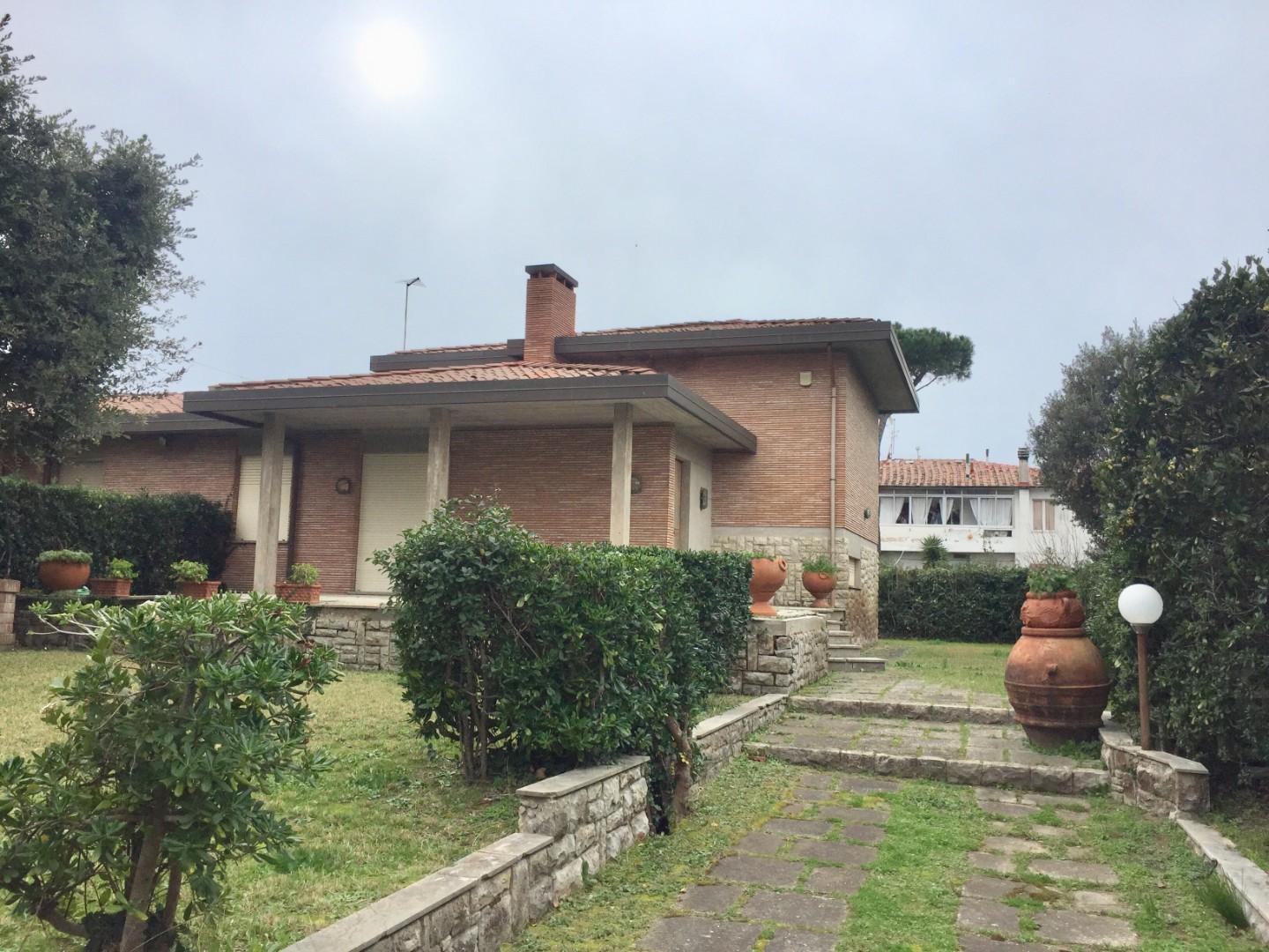 Villa Bifamiliare in Affitto - Transitorio a Pisa