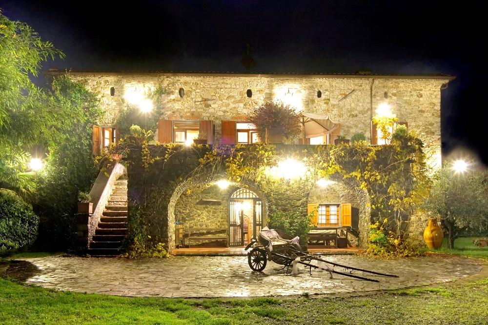 Villa in vendita a Villafranca in Lunigiana, 10 locali, prezzo € 1.450.000 | PortaleAgenzieImmobiliari.it