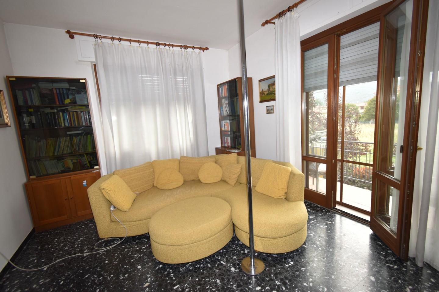 Villa in vendita a Vecchiano, 10 locali, prezzo € 369.000 | PortaleAgenzieImmobiliari.it
