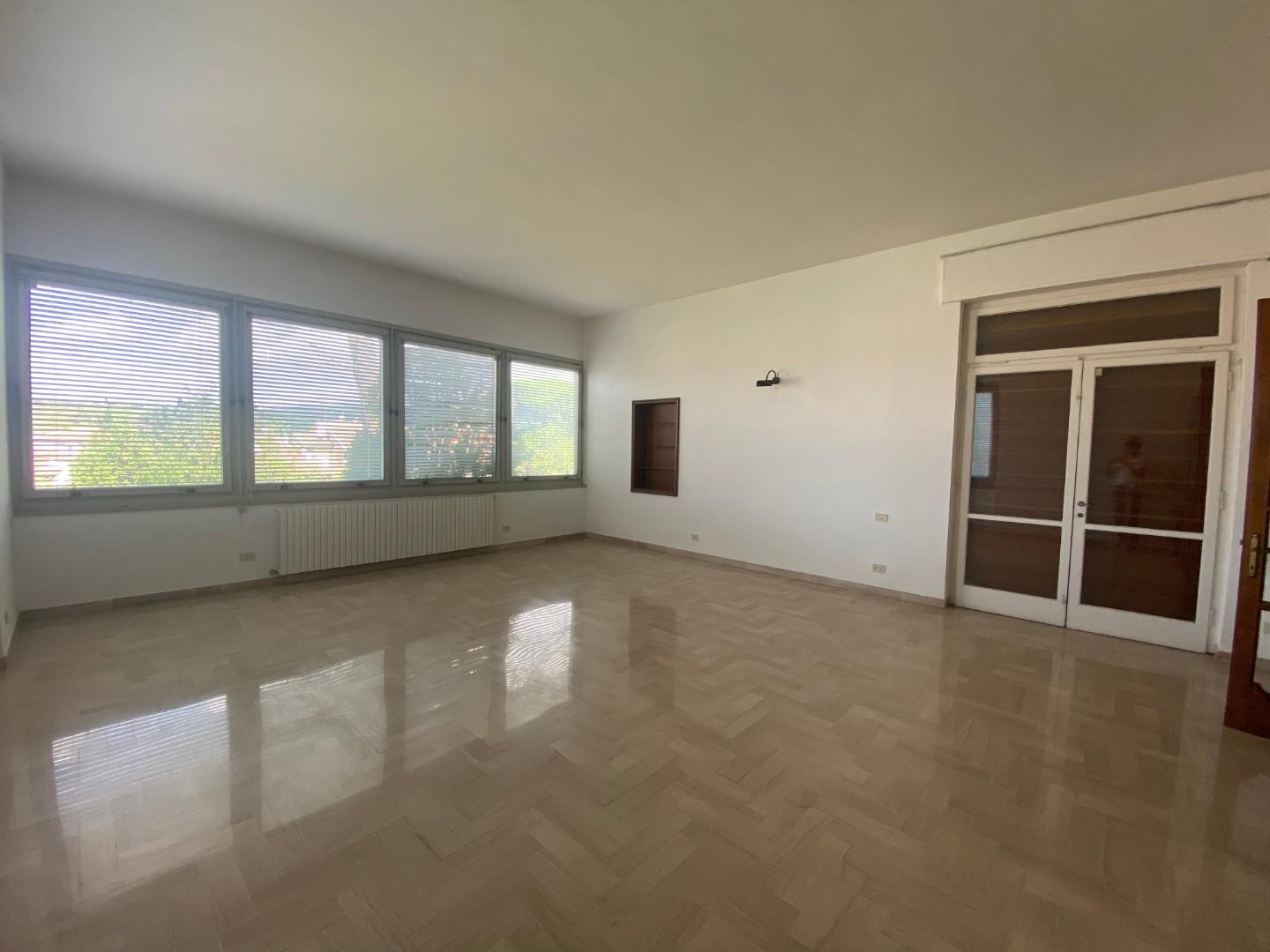 Villa in vendita a Montelupo Fiorentino, 10 locali, prezzo € 660.000 | PortaleAgenzieImmobiliari.it