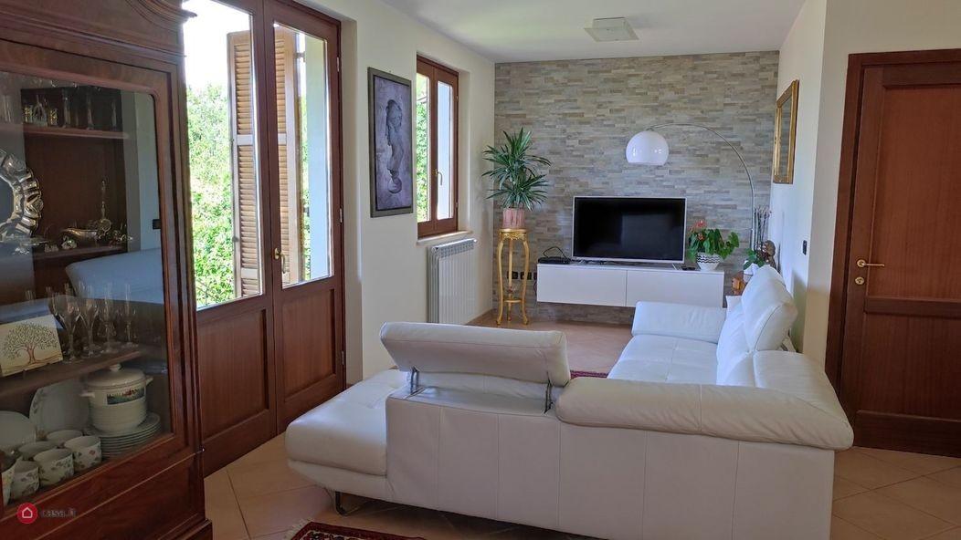 Villa Bifamiliare in vendita a Castelnuovo Magra, 7 locali, prezzo € 520.000 | PortaleAgenzieImmobiliari.it