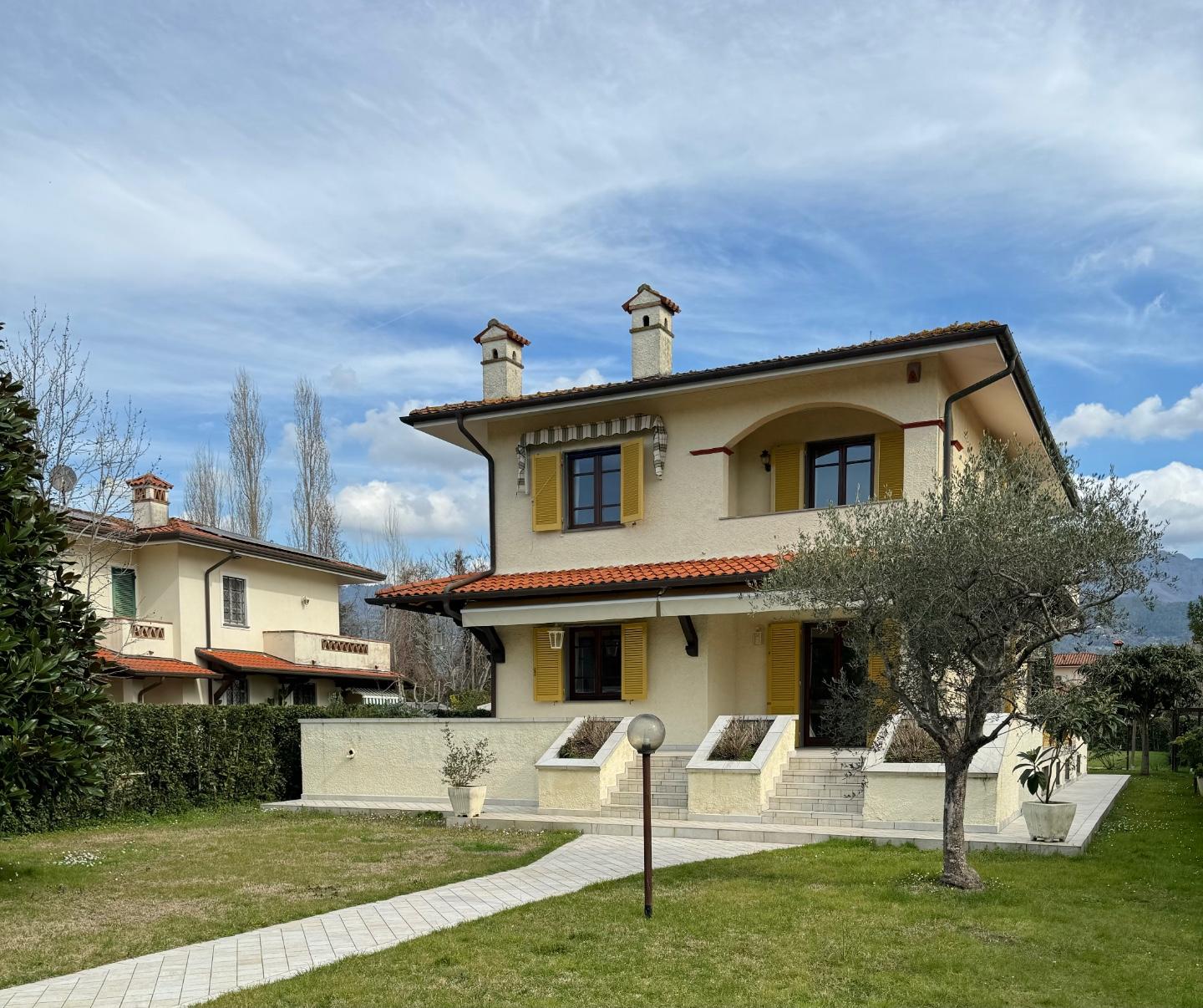 Villa in vendita a Forte dei Marmi, 6 locali, Trattative riservate | PortaleAgenzieImmobiliari.it