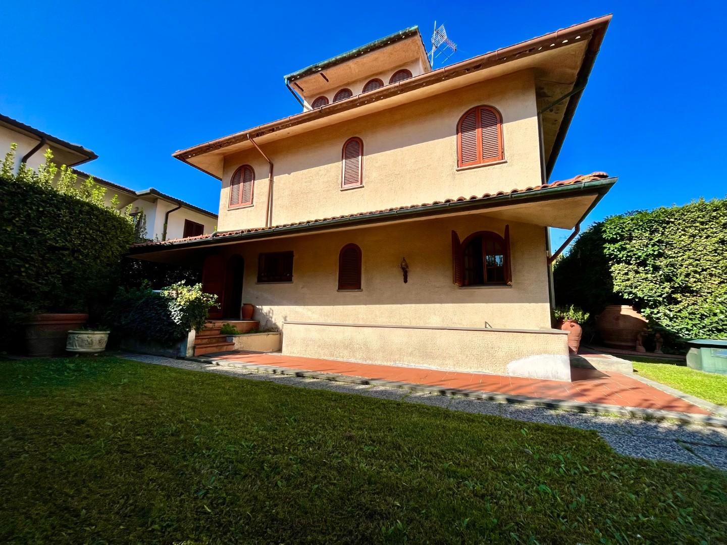 Villa in vendita a Ponsacco, 10 locali, prezzo € 349.000 | PortaleAgenzieImmobiliari.it