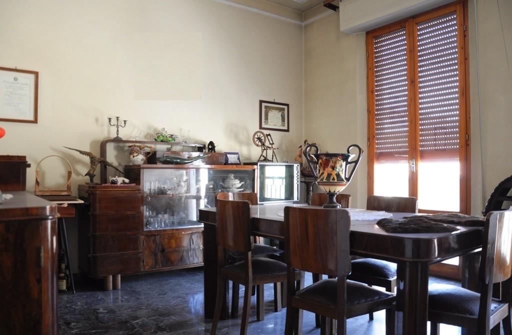 Appartamento in vendita a Colle di Val d'Elsa, 10 locali, prezzo € 185.000 | PortaleAgenzieImmobiliari.it