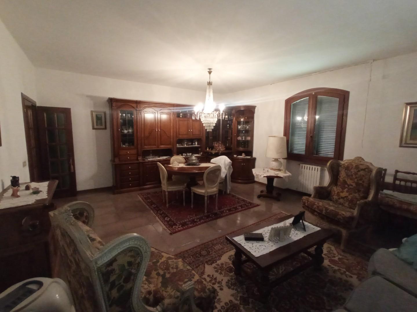 Villa in vendita a Montopoli in Val d'Arno, 10 locali, Trattative riservate | PortaleAgenzieImmobiliari.it
