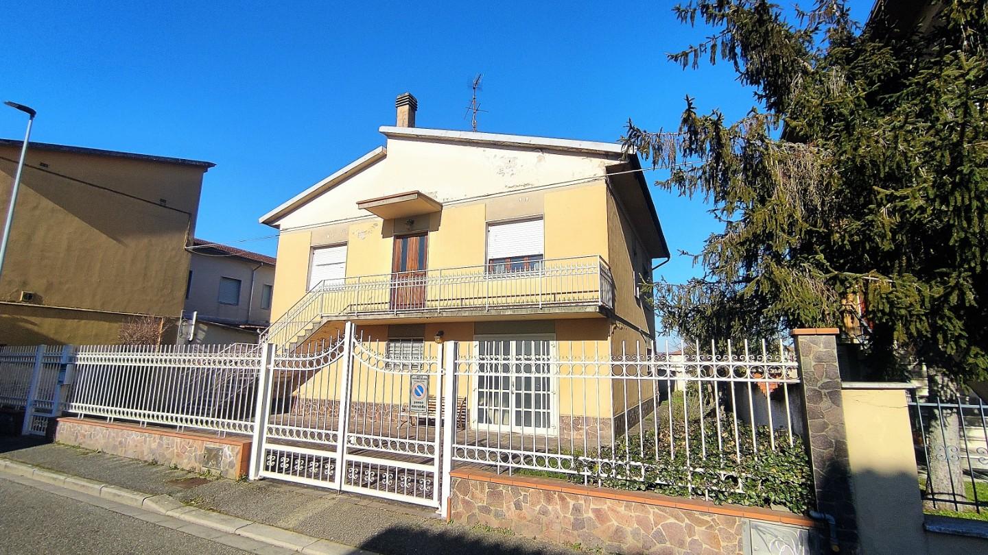 Soluzione Indipendente in vendita a Santa Croce sull'Arno, 7 locali, prezzo € 210.000 | PortaleAgenzieImmobiliari.it
