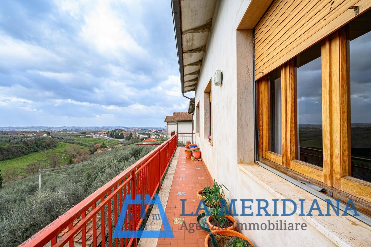 Appartamento in vendita a Lamporecchio, 6 locali, prezzo € 105.000 | PortaleAgenzieImmobiliari.it
