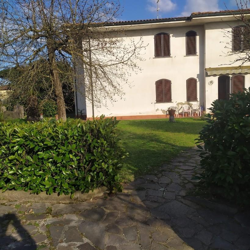 Villa in Vendita a Montopoli in Val d'Arno