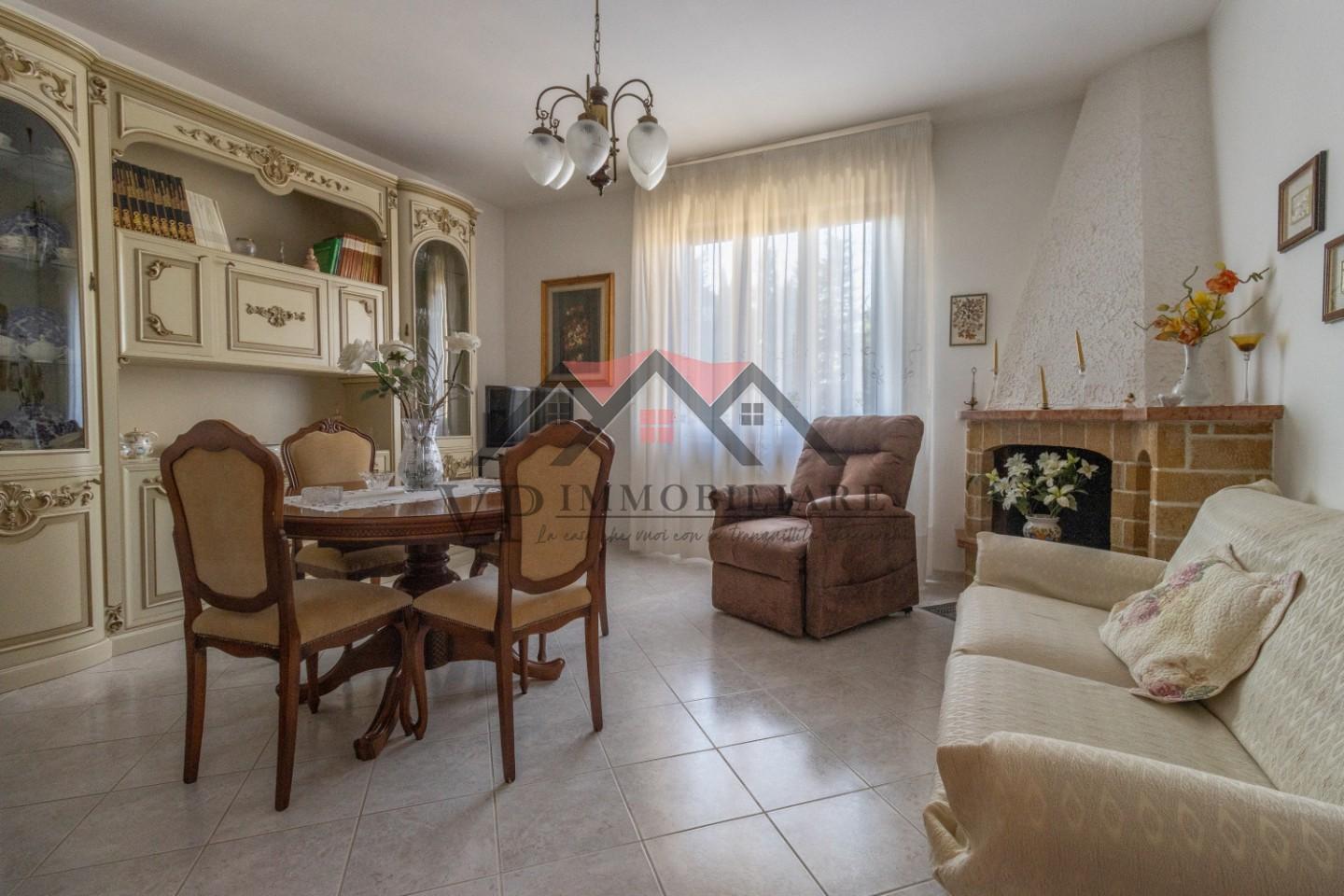 Appartamento in vendita a Pomarance, 5 locali, prezzo € 85.000 | PortaleAgenzieImmobiliari.it