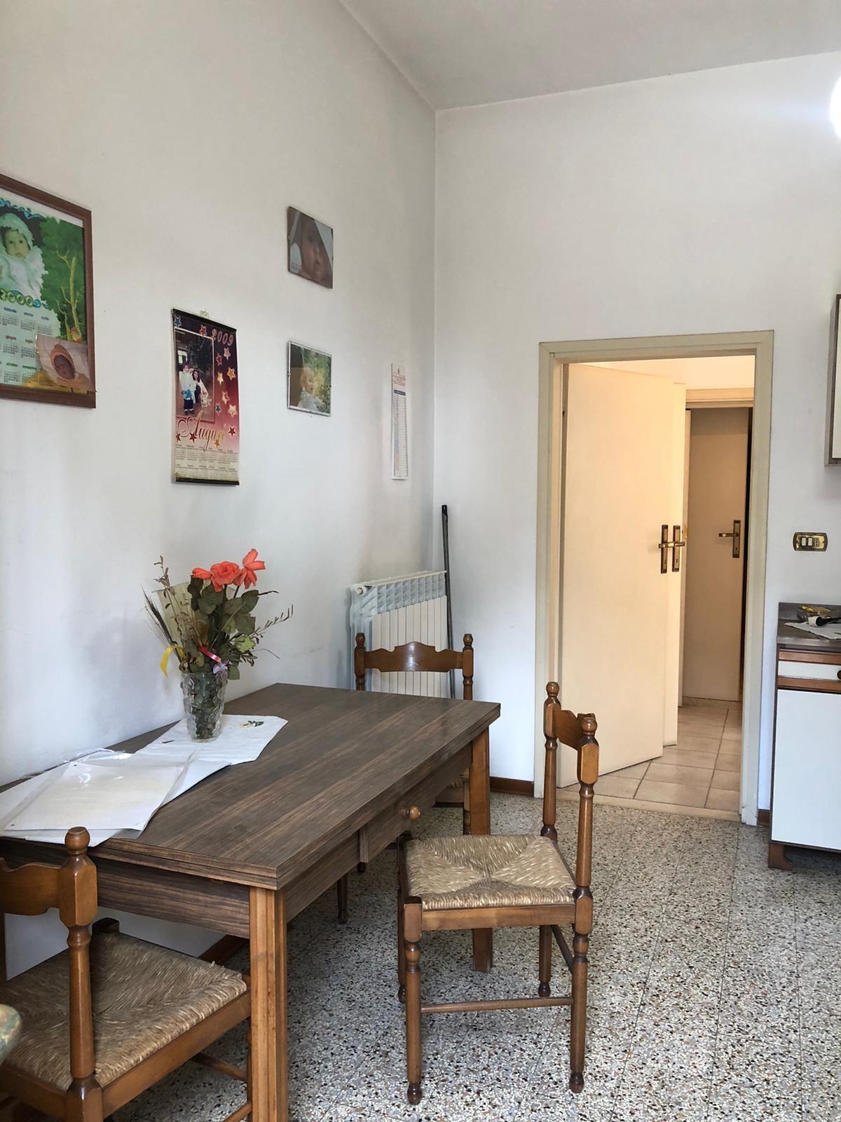 Villa Bifamiliare in vendita a Pontedera, 5 locali, prezzo € 135.000 | PortaleAgenzieImmobiliari.it